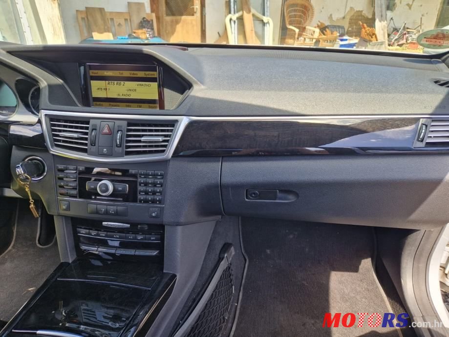 2009' Mercedes-Benz E-Klasa 350 Cdi photo #4