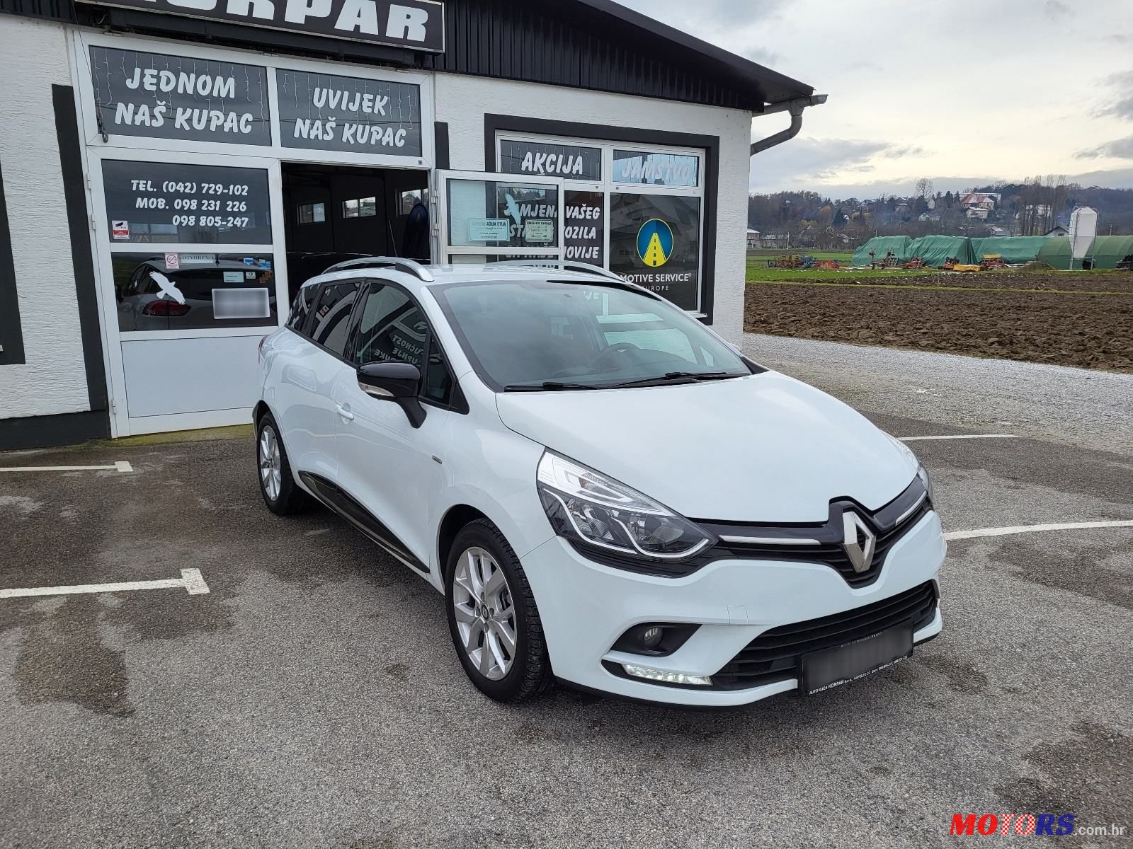 2018' Renault Clio Grandtour 1.5 Limited photo #3