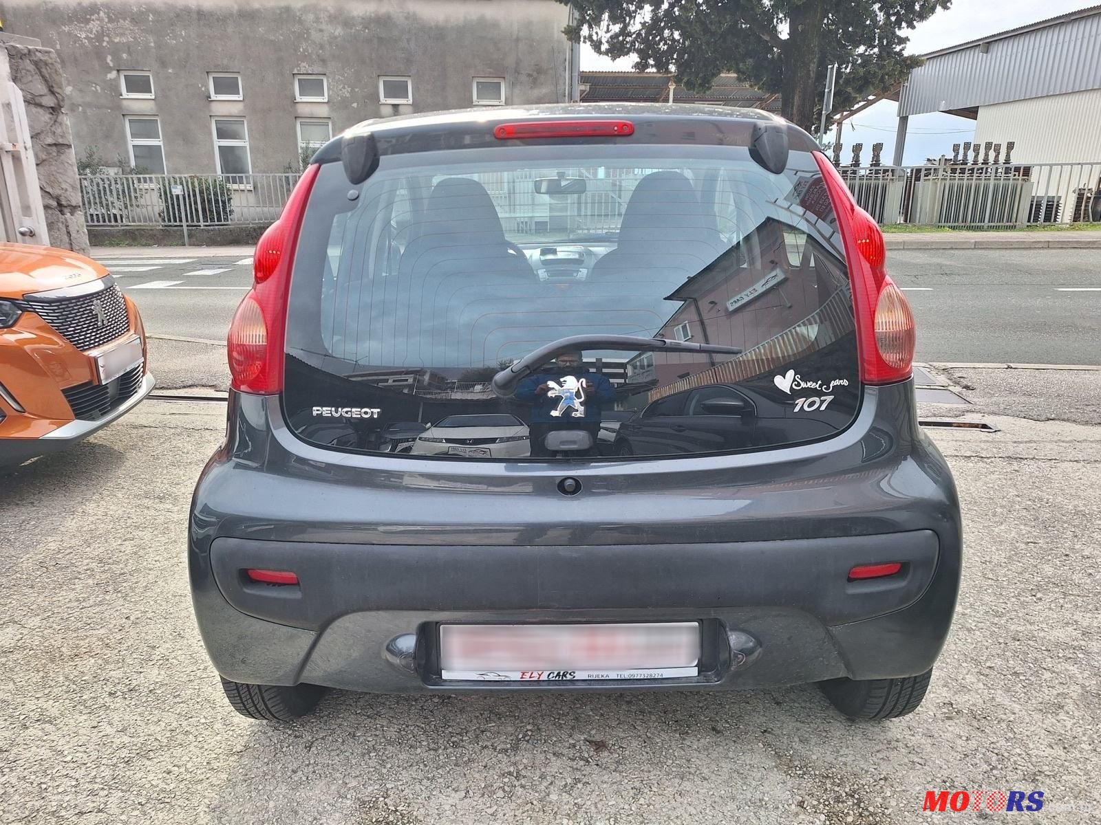 2010' Peugeot 107 1,0 photo #6