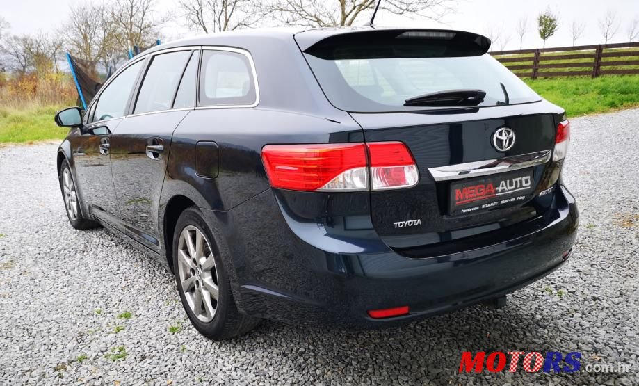 2012' Toyota Avensis Wagon photo #6