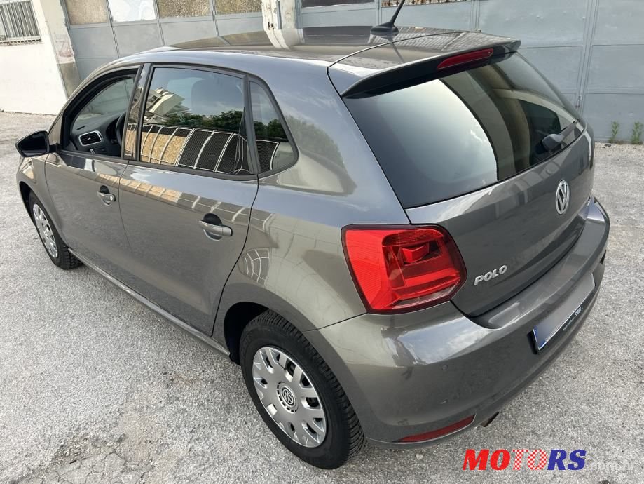 2016' Volkswagen Polo photo #6