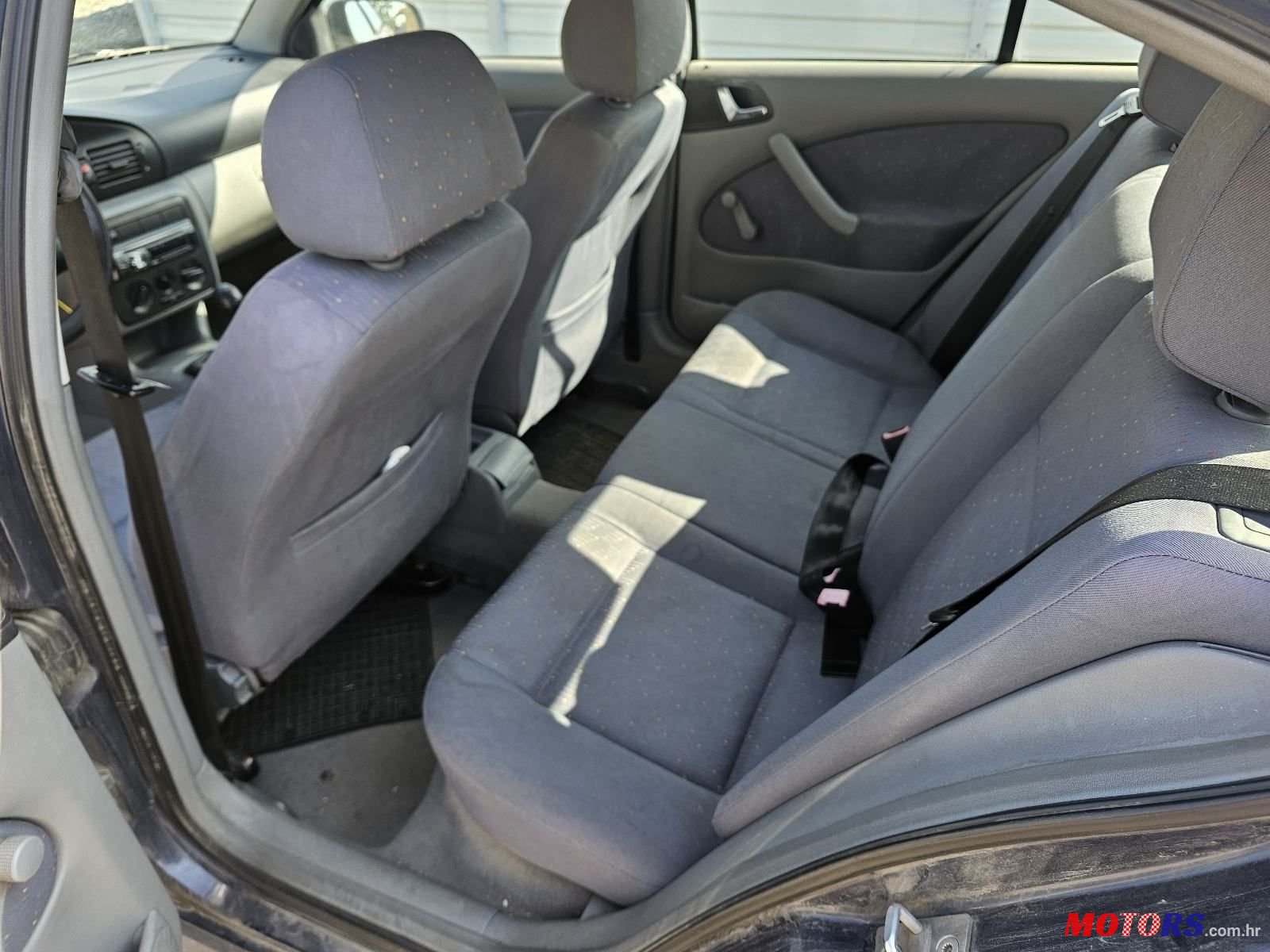2001' Skoda Octavia 1,6 photo #4