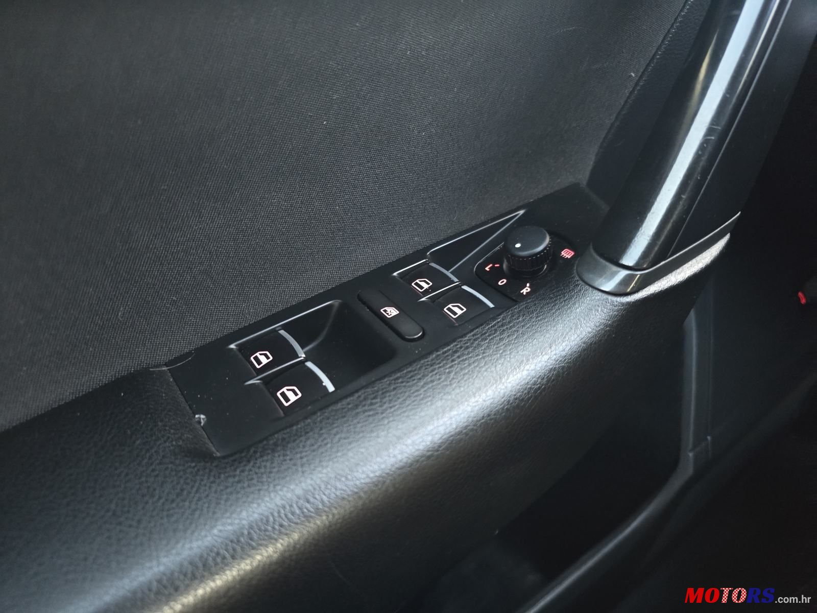 2012' Volkswagen Passat Variant photo #3