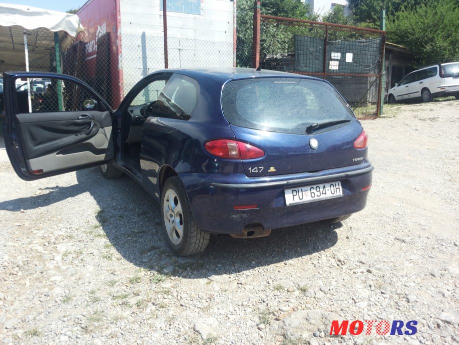 2002' Alfa Romeo 147 photo #2