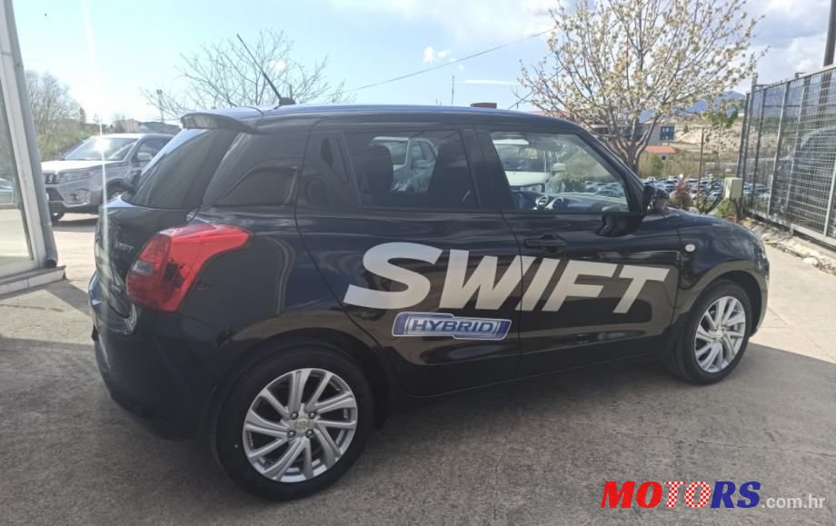 2021' Suzuki Swift 1,2 photo #2