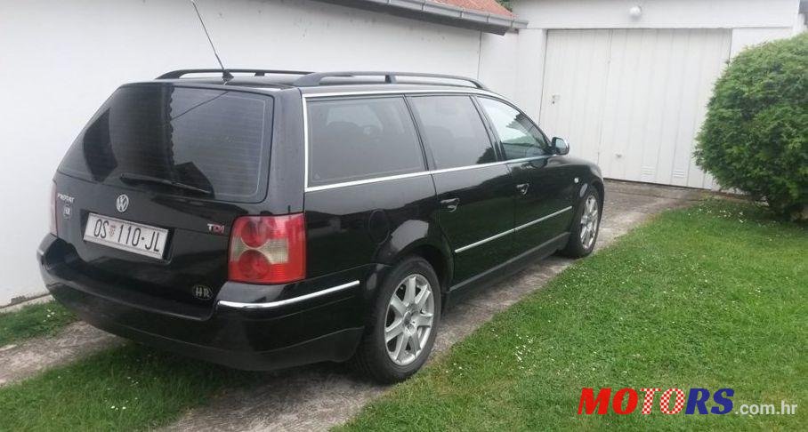 2001' Volkswagen Passat Variant photo #2