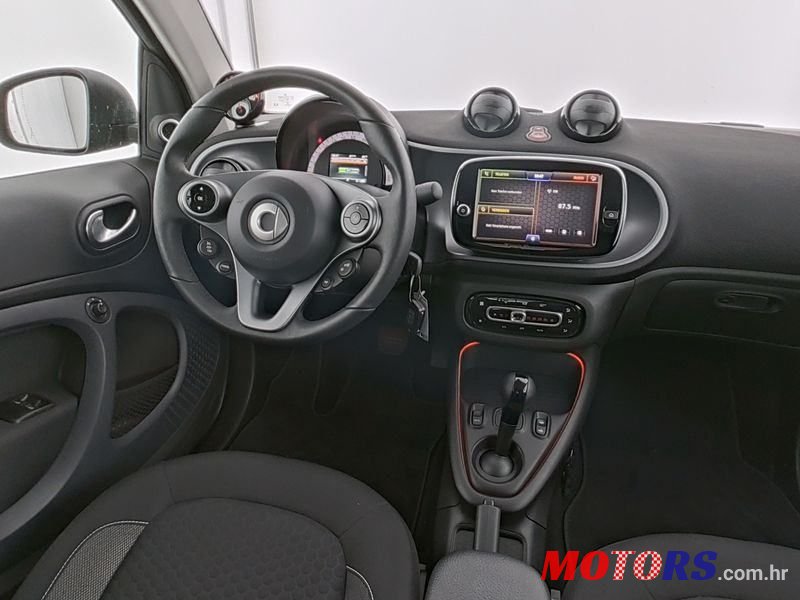 2023' Smart Fortwo 60Kw Exclusive photo #6