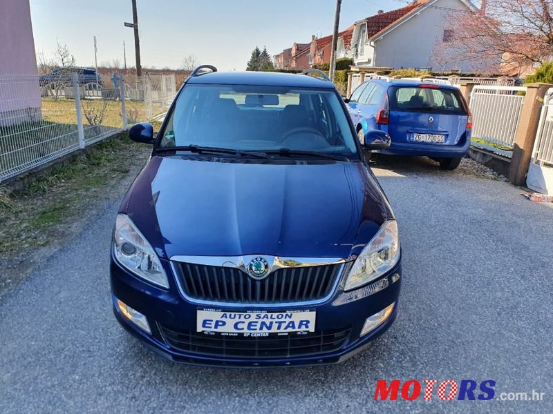 2011' Skoda Fabia Combi photo #3