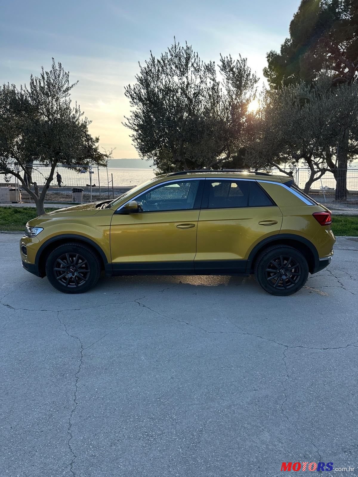 2022' Volkswagen T-Roc 1,0 Tsi photo #3