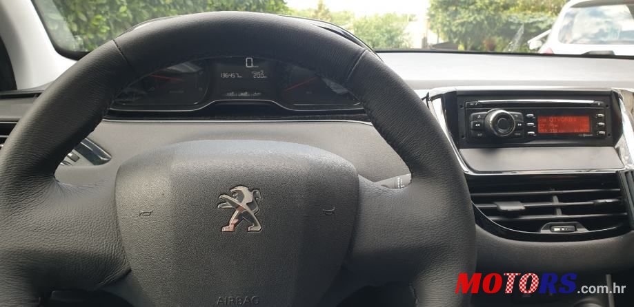 2015' Peugeot 208 photo #4