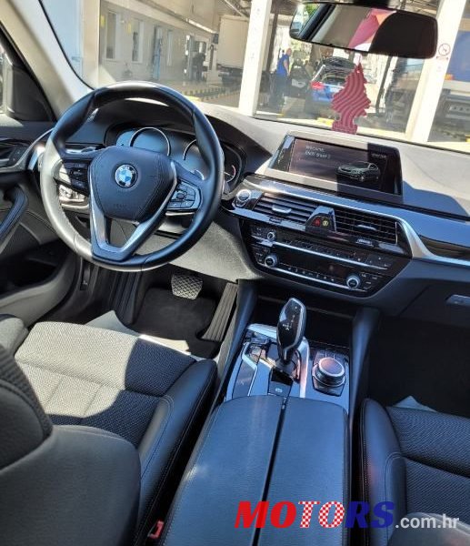 2018' BMW Serija 5 518 D photo #5