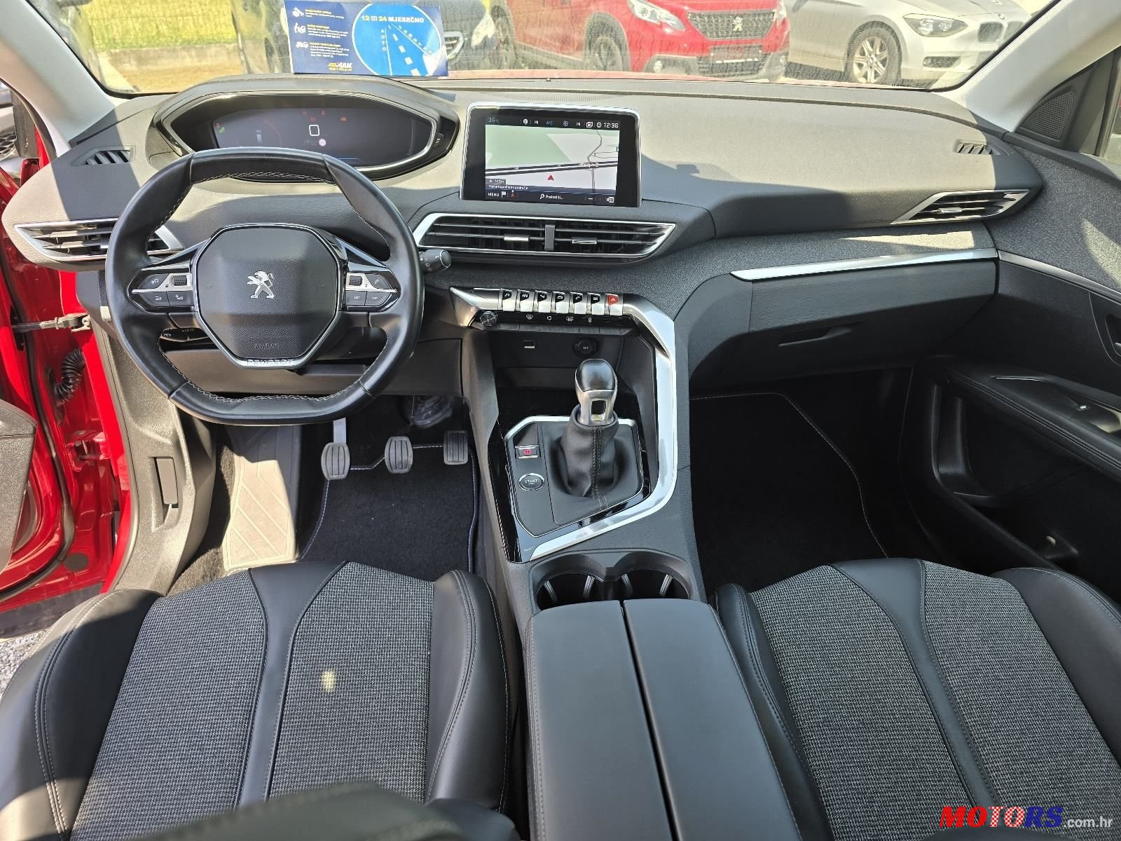 2018' Peugeot 3008 1,2 Puretech photo #6