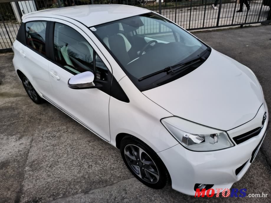 2014' Toyota Yaris 1,3 3 Vvt-I photo #3