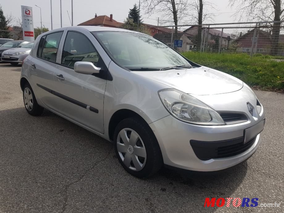 2008' Renault Clio 1,2 16V photo #2