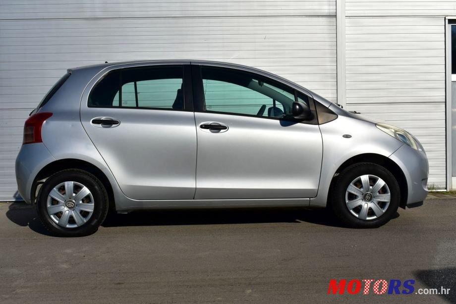 2006' Toyota Yaris 1,0 Vvt-I photo #3