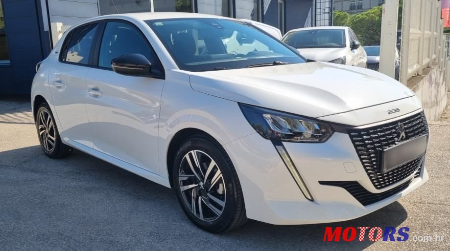 2023' Peugeot 208 1,2 photo #2
