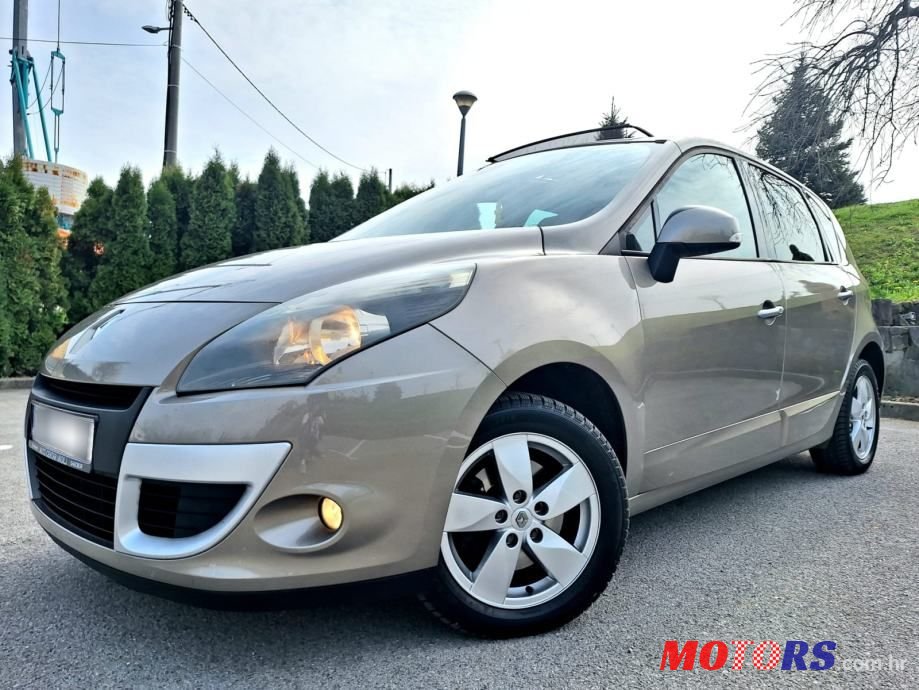 2010' Renault Scenic 1.6 16V photo #2