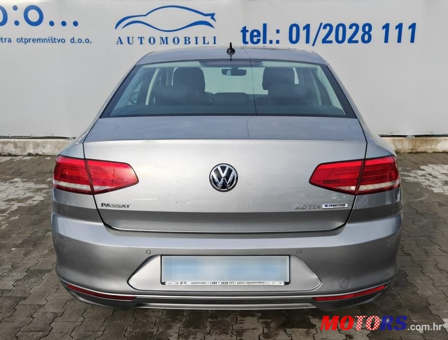 2017' Volkswagen Passat photo #5