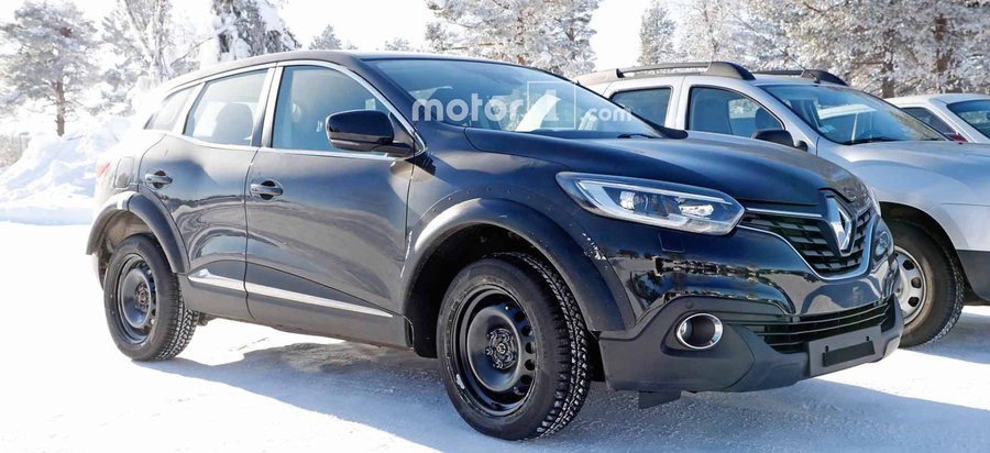 Mysterious Renault SUV Test Mule Spied Packing Four-Wheel Steering
