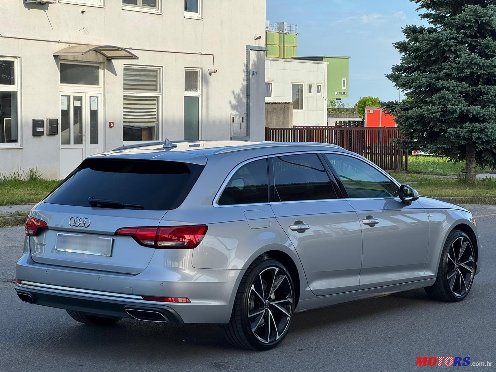 2019' Audi A4 Avant photo #6