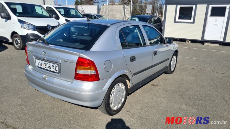 2006' Opel Astra photo #6