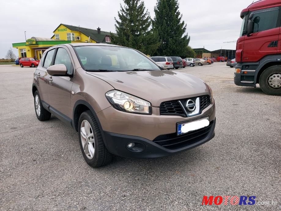 2011' Nissan Qashqai photo #2
