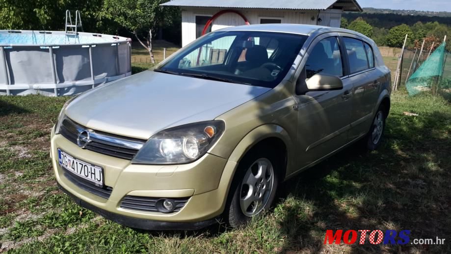 2005' Opel Astra 1,7 Cdti photo #2