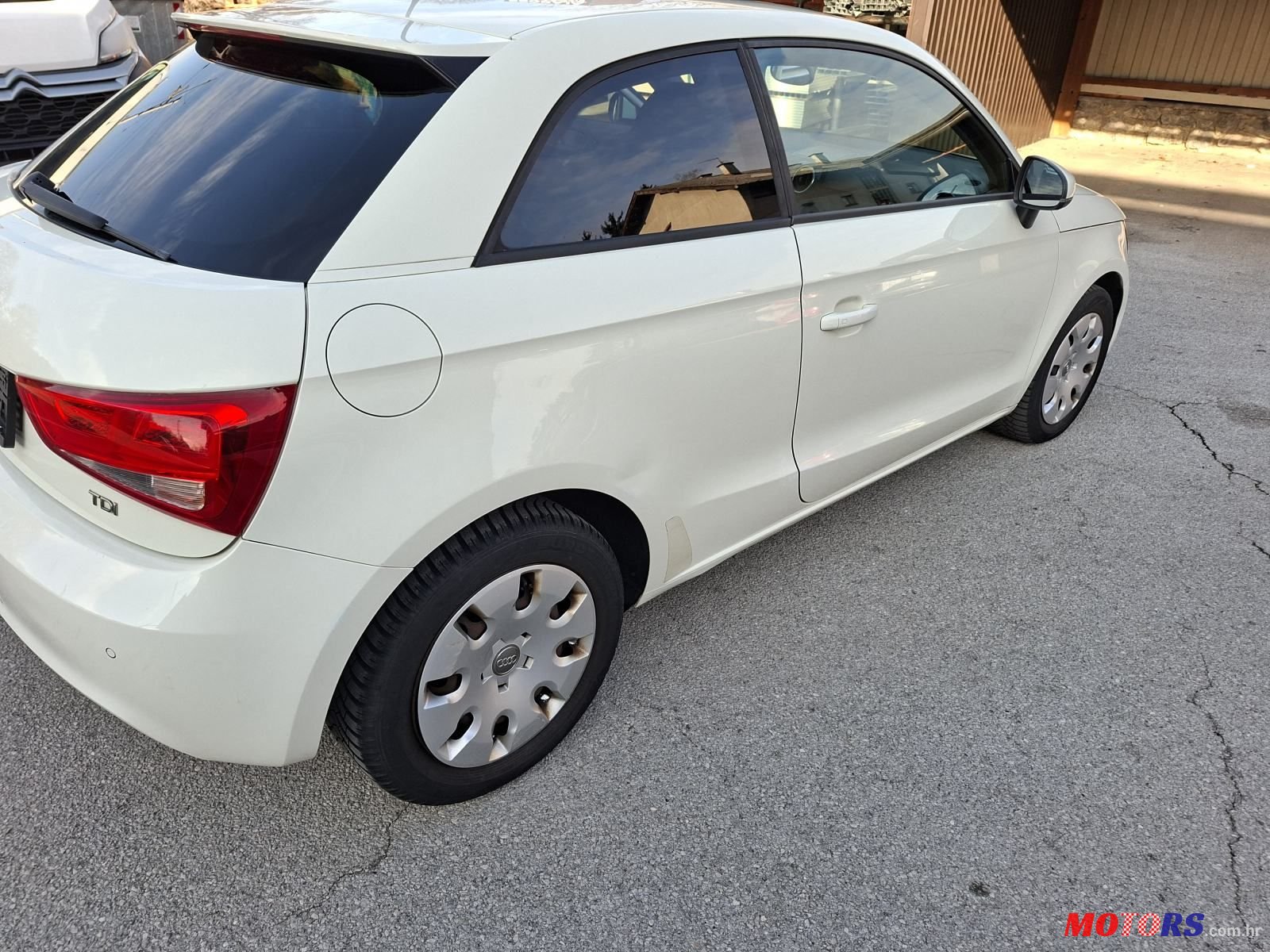 2011' Audi A1 1,6 Tdi photo #2