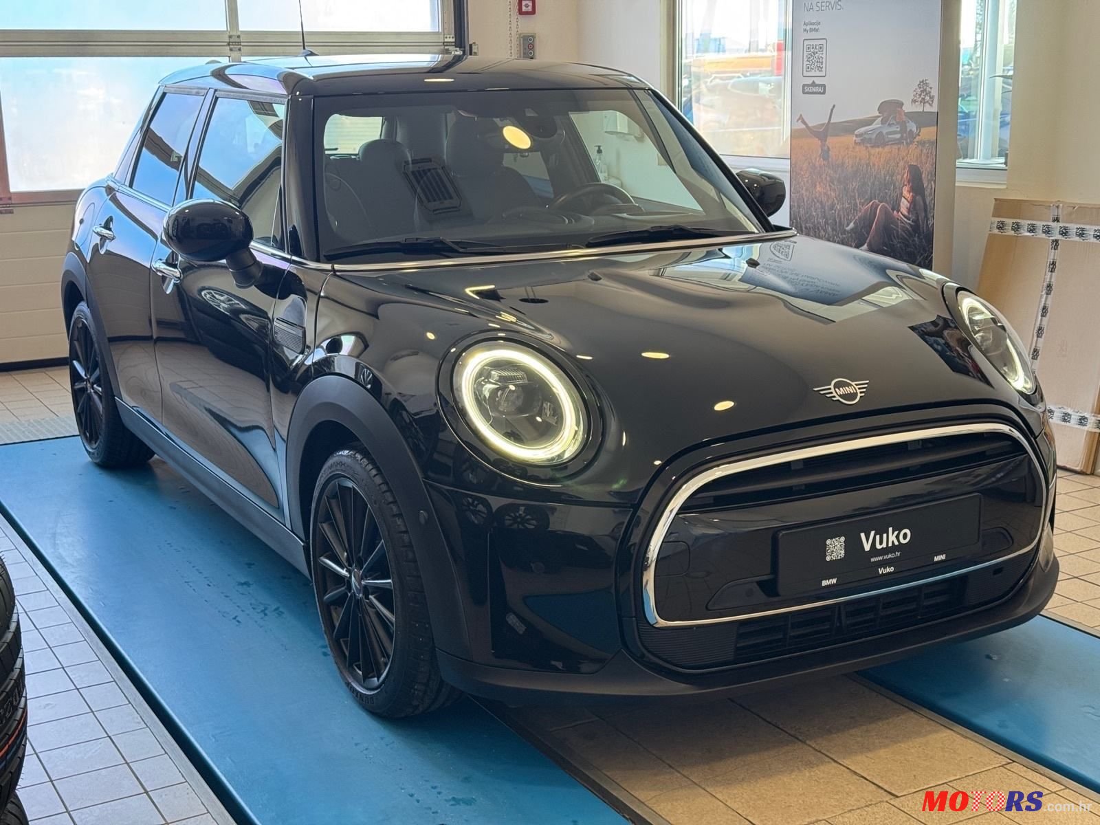 2021' MINI Cooper Mini Cooper photo #2