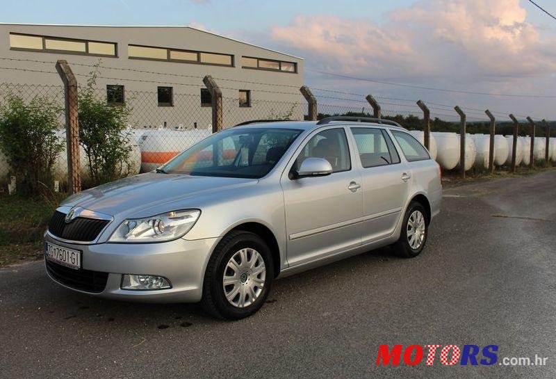 2013' Skoda Octavia Combi 1,6 Tdi photo #2