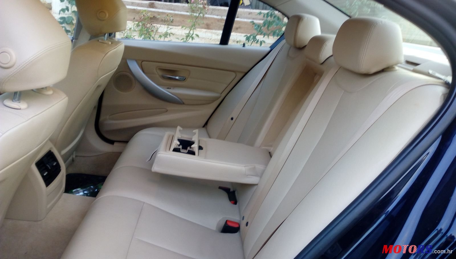 2013' BMW 3 Series photo #7