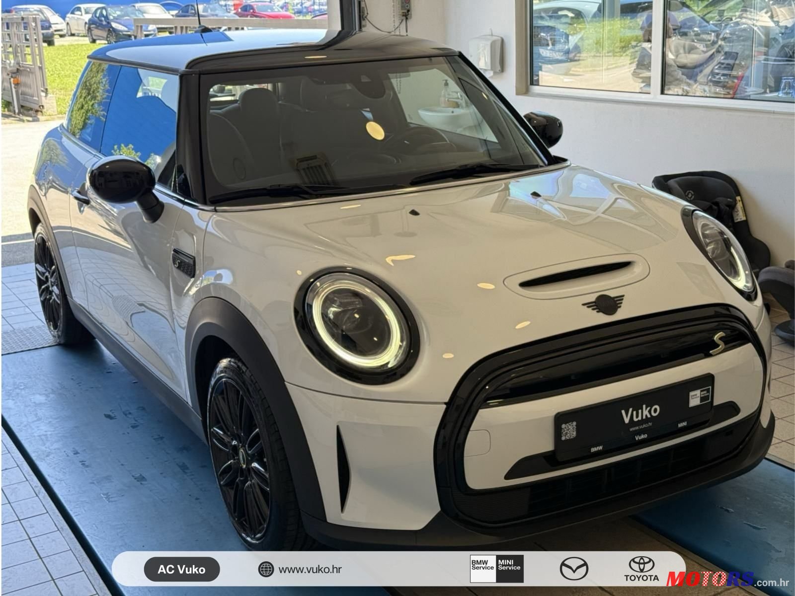 2023' MINI Cooper Se photo #1