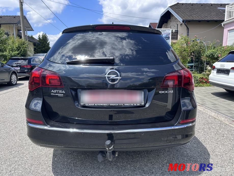 2015' Opel Astra Karavan photo #6