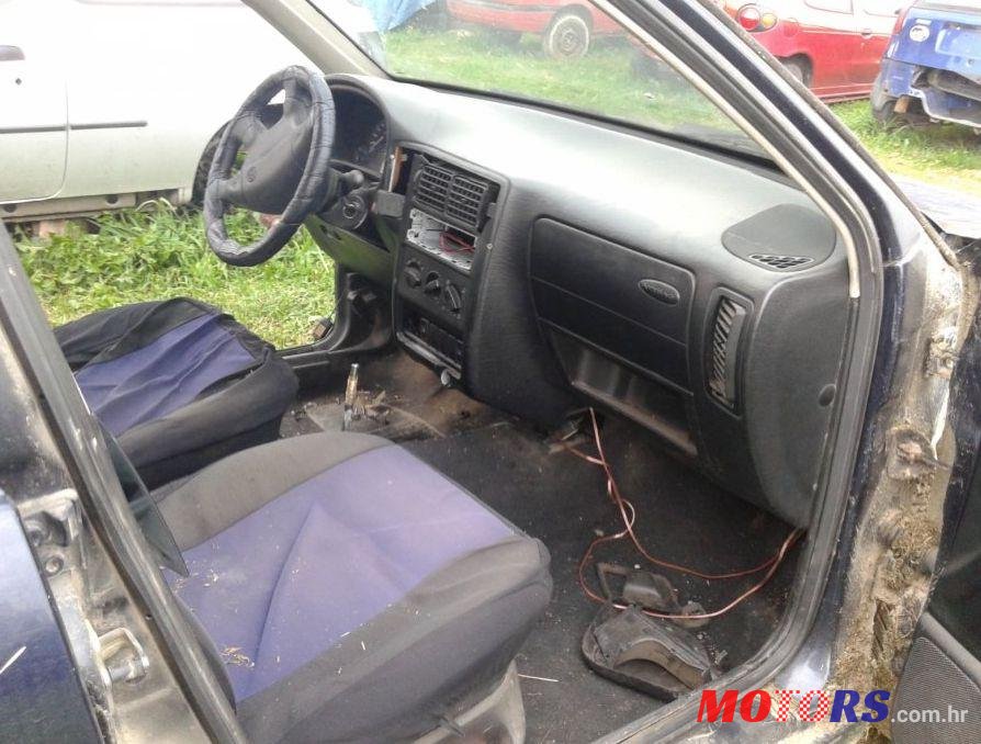 1996' Volkswagen Polo Classic 1.6 dijelovi photo #6