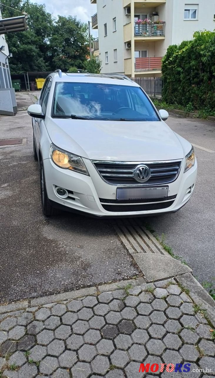 2011' Volkswagen Tiguan 2,0 Tdi Bmt photo #1