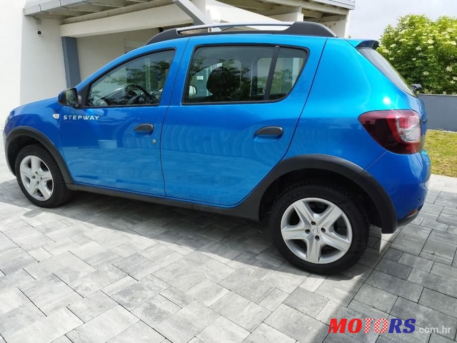 2014' Dacia Sandero Prestige photo #4