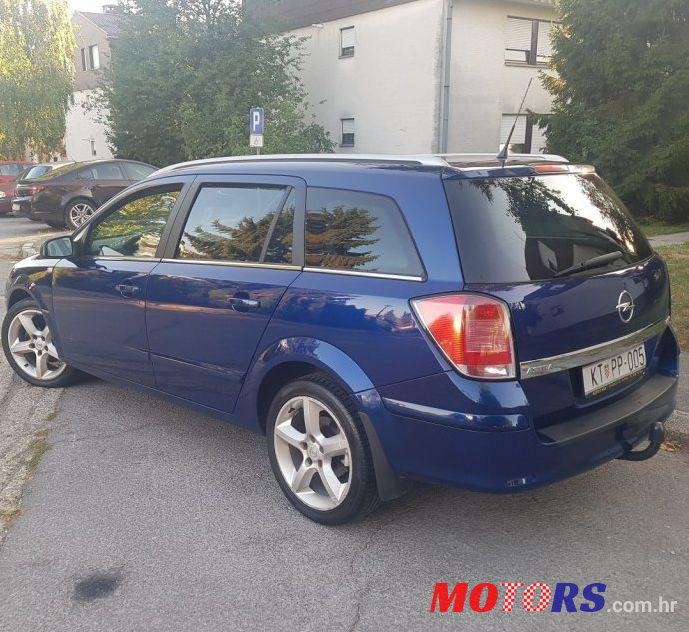 2005' Opel Astra Karavan photo #1