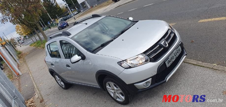 2016' Dacia Sandero photo #4