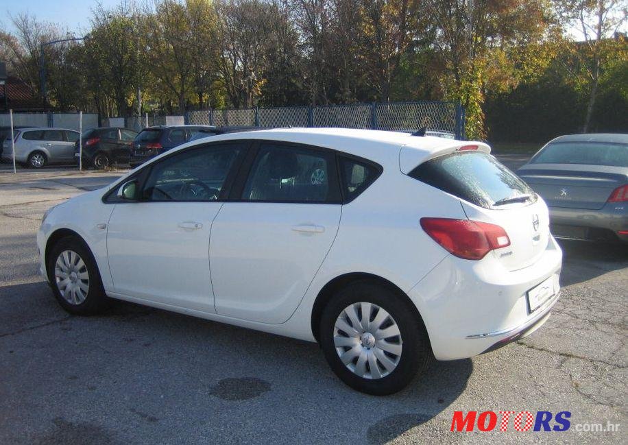 2014' Opel Astra 1.6 Cdti Eco Flex photo #1