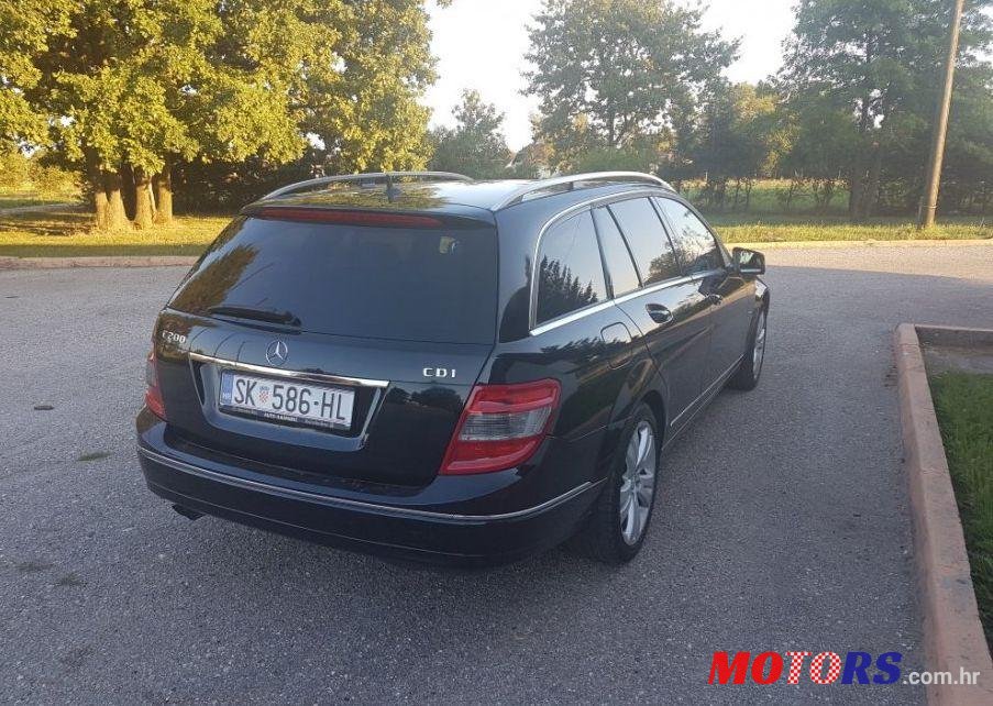 2010' Mercedes-Benz C-Klasa T-Model photo #1