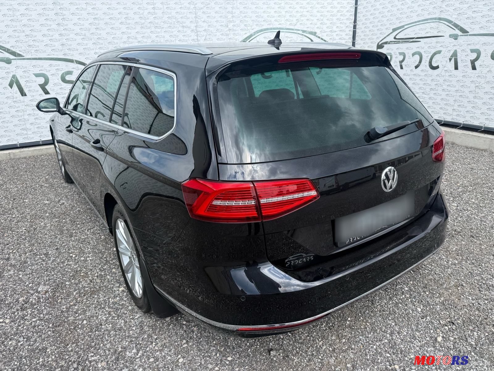 2015' Volkswagen Passat Variant photo #6