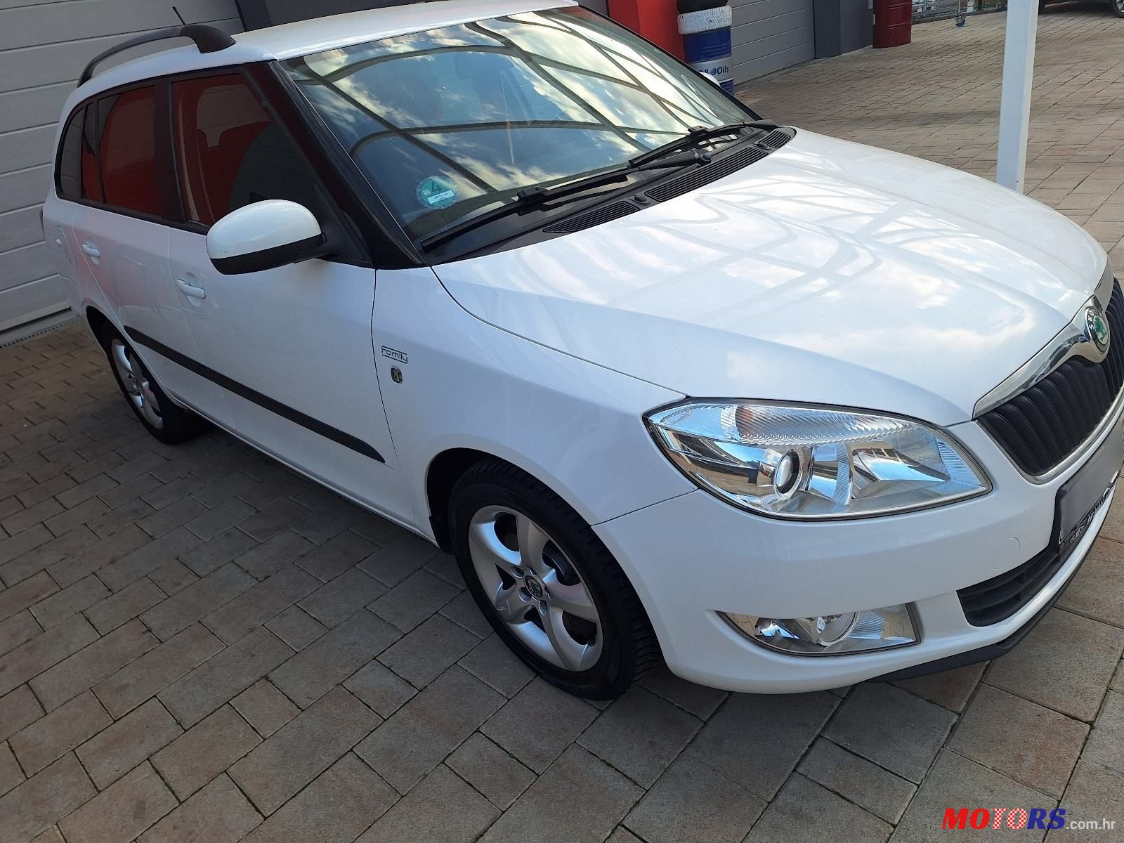 2012' Skoda Fabia Combi photo #3