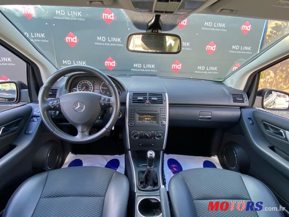 2011' Mercedes-Benz A-Klasa photo #4