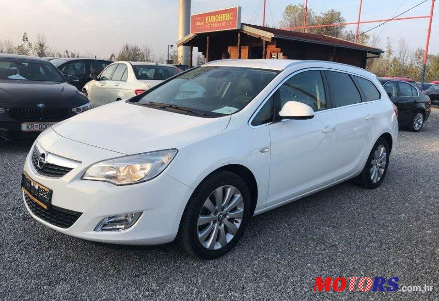 2011' Opel Astra Karavan Sports 1,7 Cdti photo #1