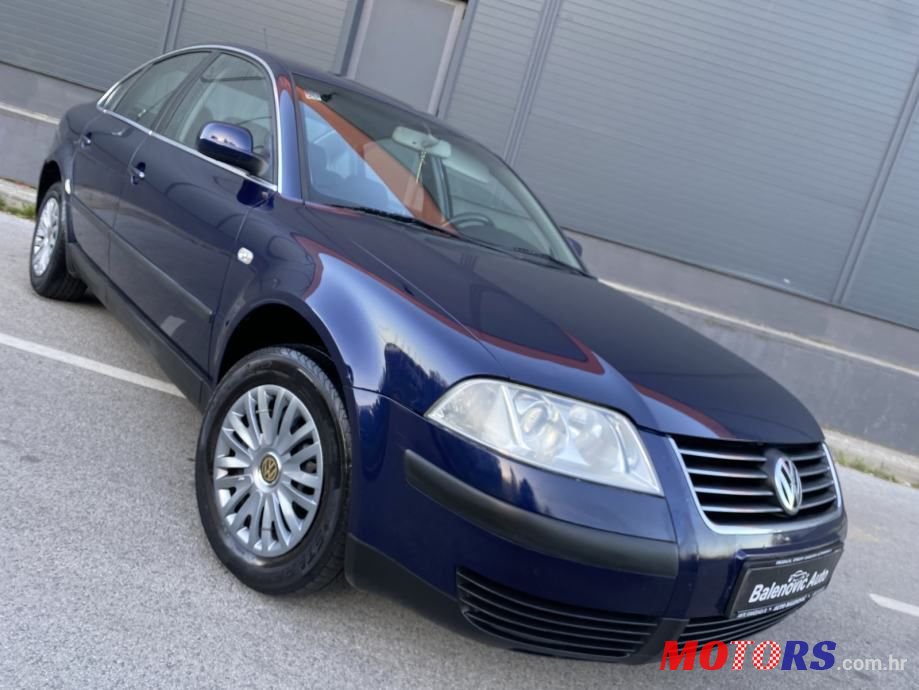 2001' Volkswagen Passat photo #1
