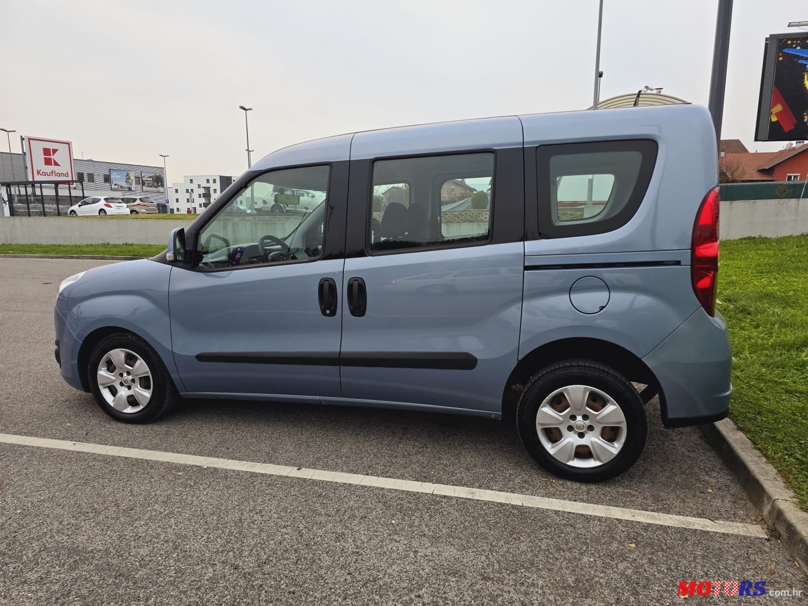 2015' Opel Combo photo #2