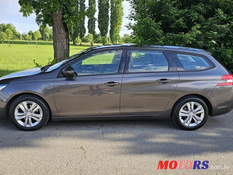 2014' Peugeot 308 Sw photo #2