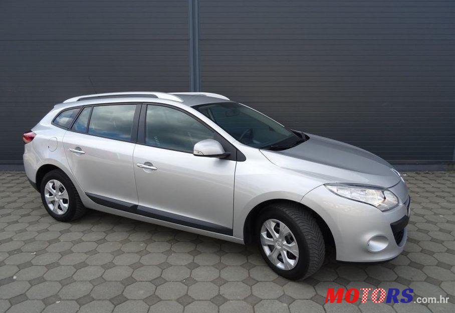 2011' Renault Megane Grandtour photo #1