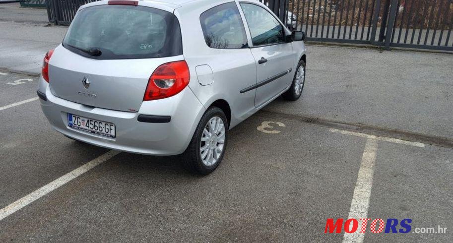 2007' Renault Clio 1,5 Dci photo #2