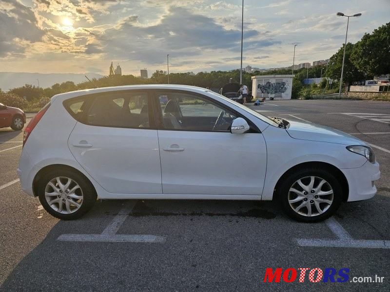 2009' Hyundai i30 2,0 Crdi photo #5
